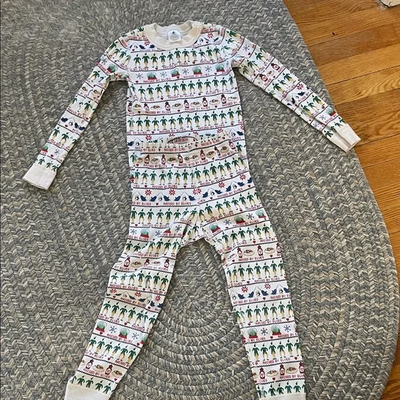 Hanna Andersson Elf pajama set - size 6-7 - Picture 1 of 12